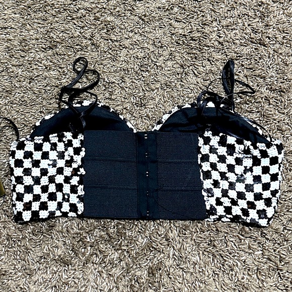 Crop top - Picture 2 of 3